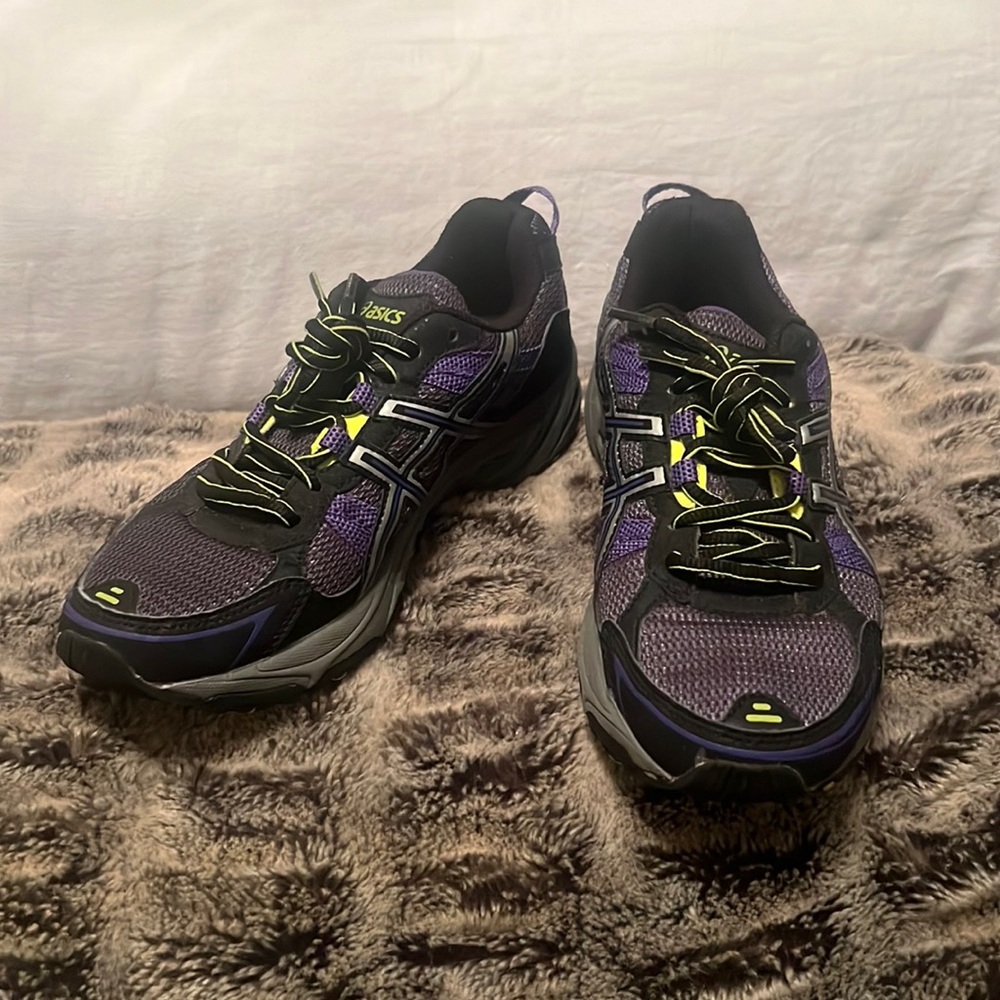 ASICS womens sneakers size US 8.5